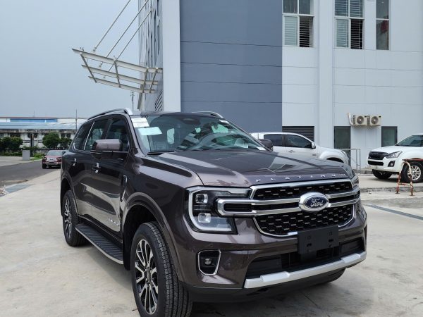 Ford Everest Platinum 4x4 AT 2.0L Bi-Turbo | Đánh Giá Chi Tiết & Giá Bán